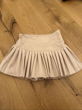 Gold Hinge Beige Pleated Skirt XS